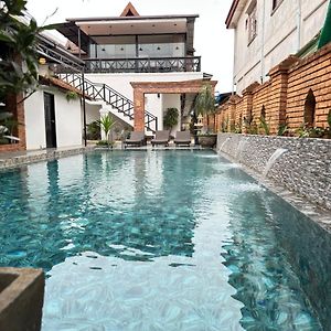 Win Hotel
